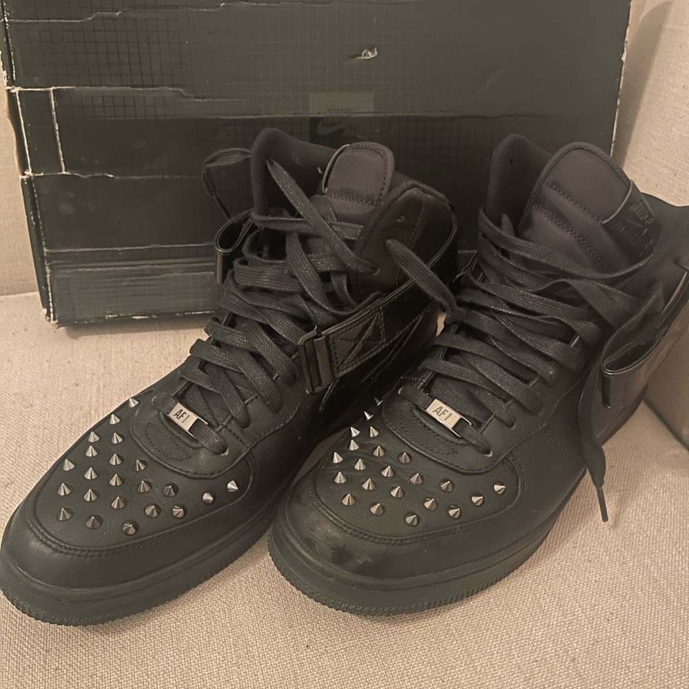 11 Nike Air Force 1 Downtown Hi Spike